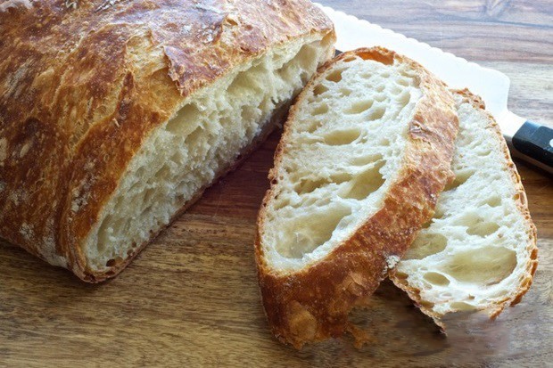 Bez hnětení, bez čekání: Nejjednodušší domácí chléb!