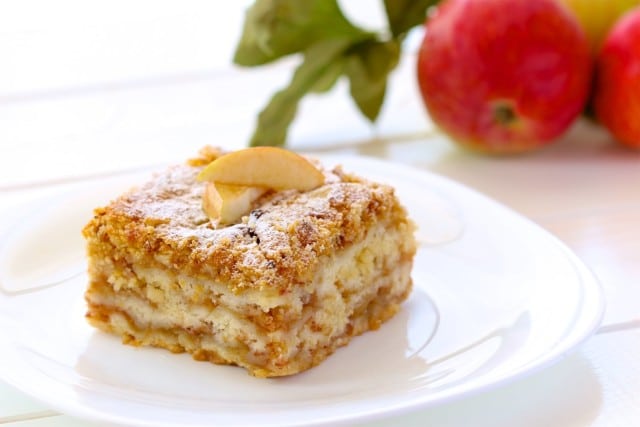 Vrstvený jablečný koláč: Voní po skořici, je šťavnatý a příprava už nemůže být jednodušší