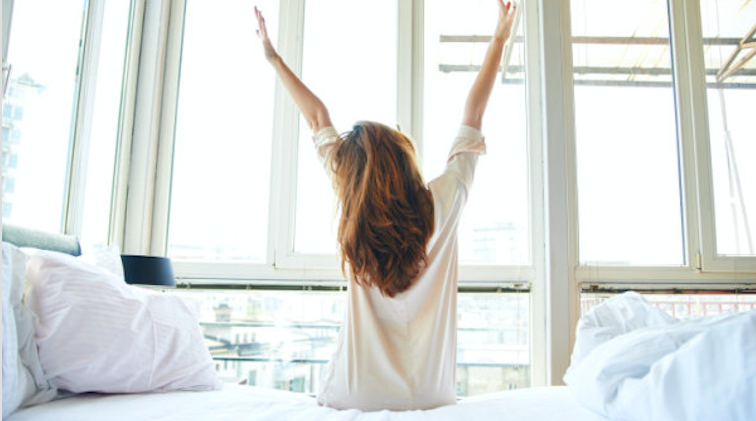 8 ranních návyků, kterým byste měli říct sbohem jednou provždy! Vaše vstávání pak bude mnohem příjemnější!