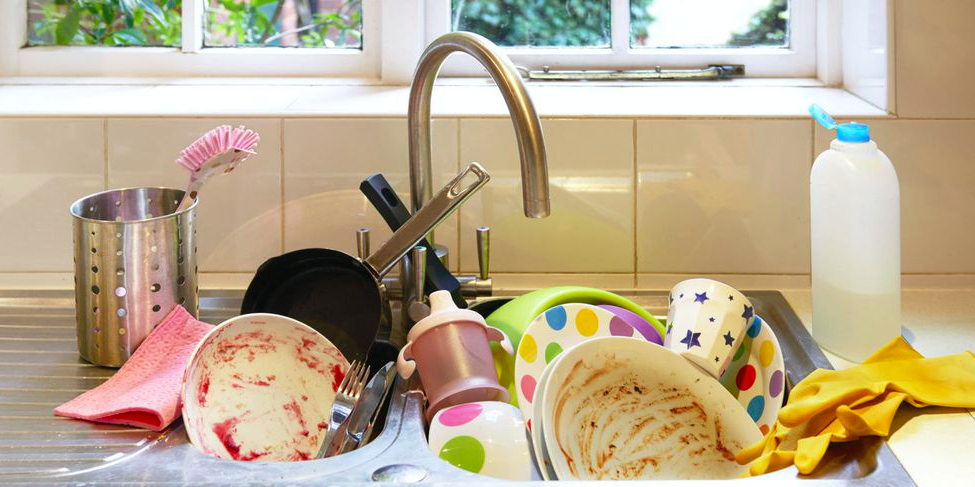 Nechcete o víkendu trávit hodiny uklízením? Zde je příručka, jak domácnost efektivně vyčistit během 30 minut!