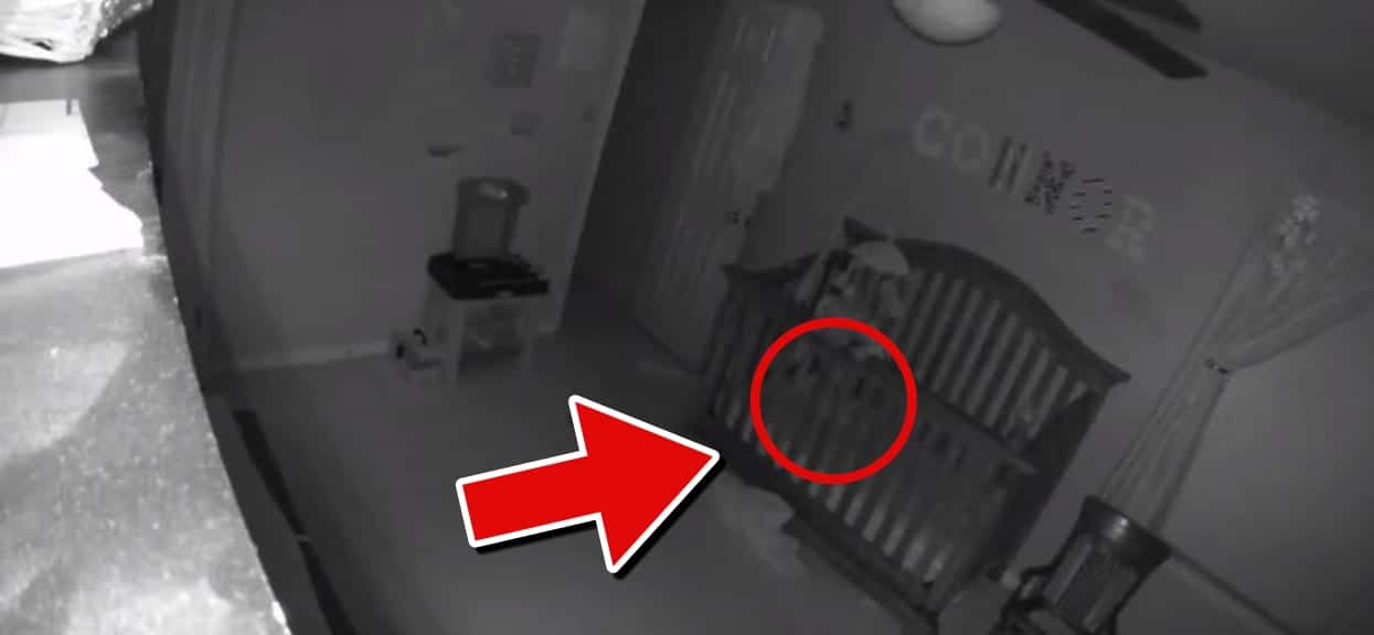 Nechala v dětském pokoji skrytou kameru. Když ráno viděla nahrávku, běhal ji mráz po zádech (VIDEO)