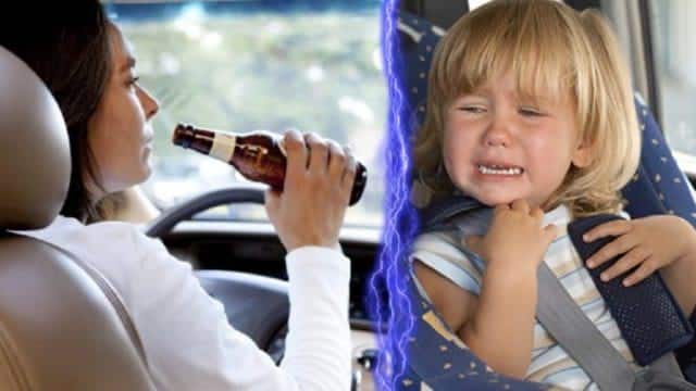 Otřesný případ nezodpovědného chování: Opilá matka vezla své nezletilé dítě – neuvěříte, kolik nadýchala při kontrole!