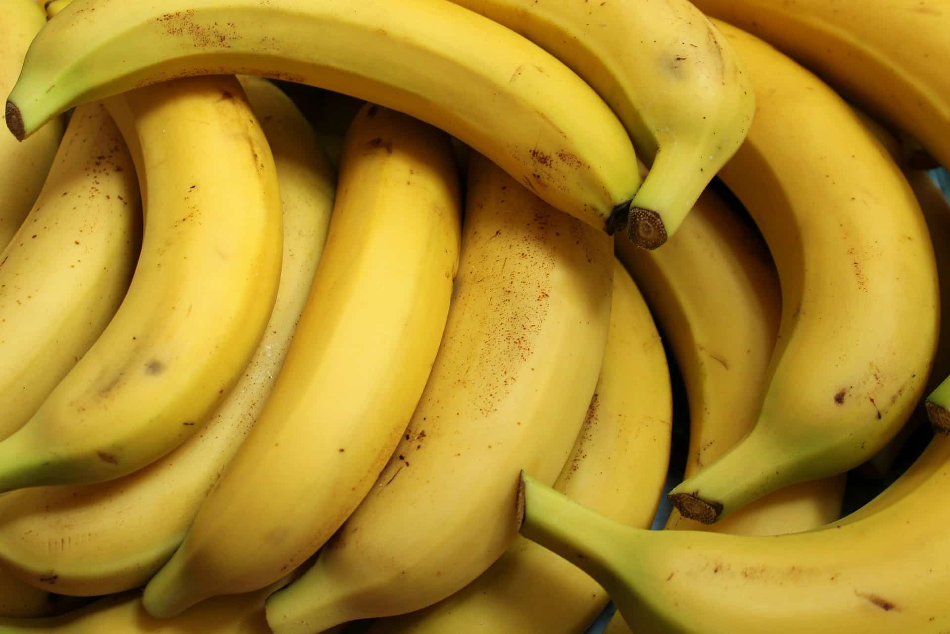 Zjistěte, proč je dobré vařit banány každou noc