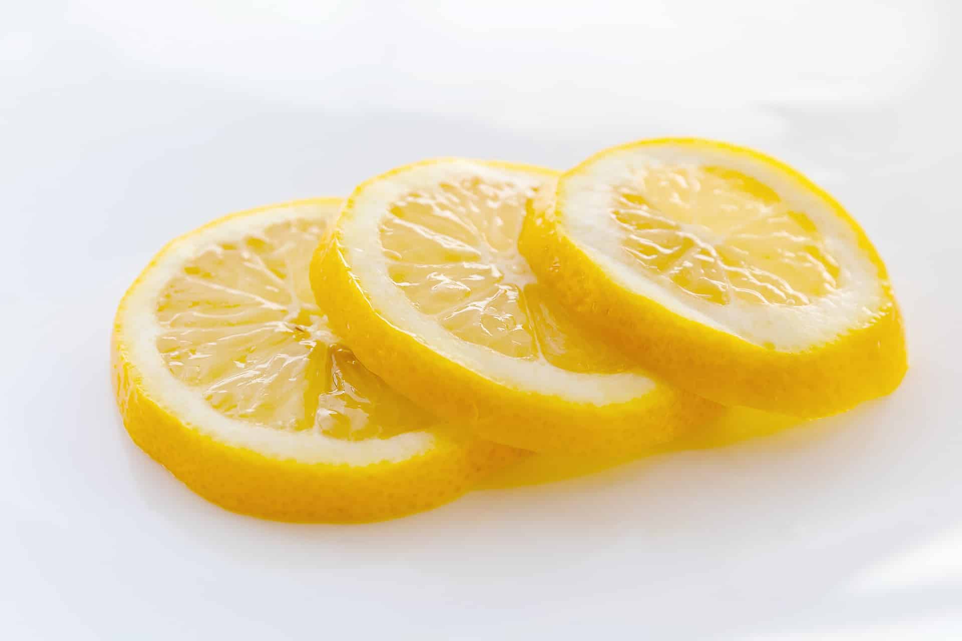 Jak si pomocí citronu můžete usnadnit péči o sebe i o domácnost