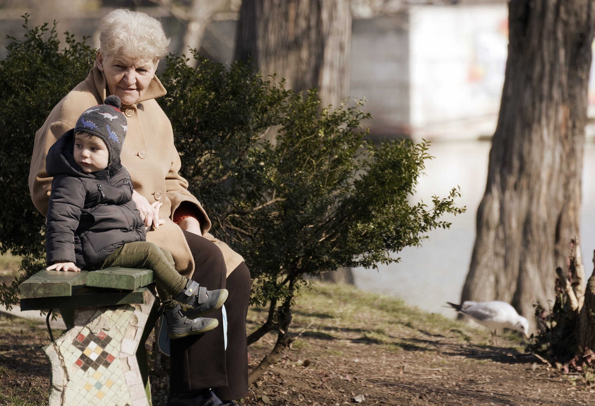 Babičky jsou pro děti moc důležité, ale babička z matčiny strany má ještě jedno podstatné plus