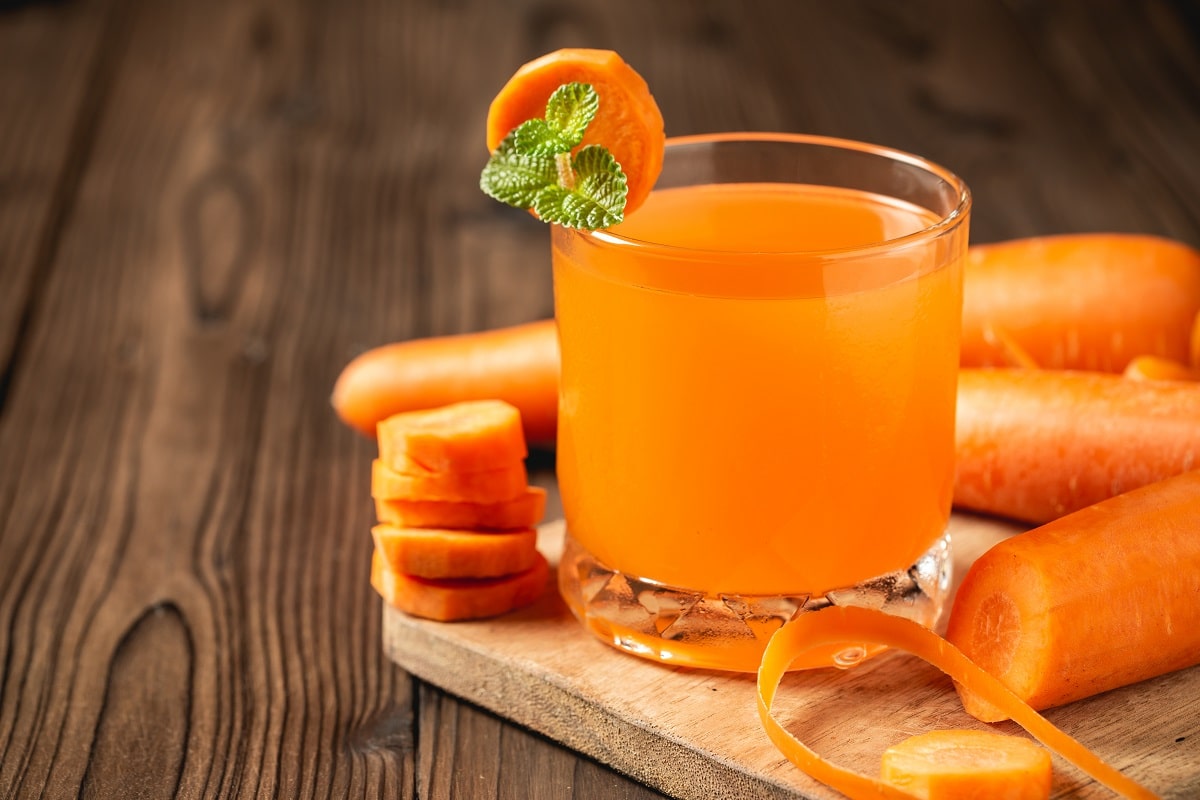 Pití sklenice mrkvového džusu vám zlepší imunitu i stav kůže