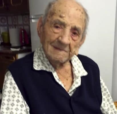Nejstarší muž světa prozradil svůj recept na dlouhověkost
