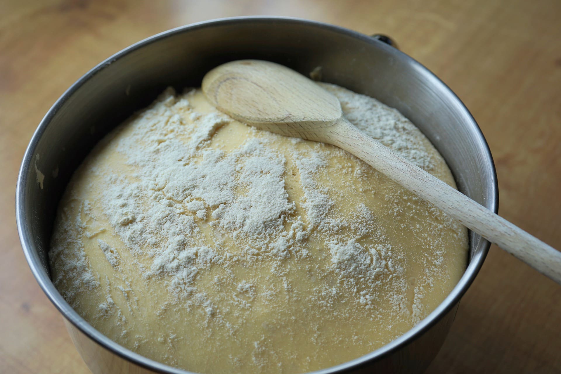 Máslo do těsta? Majonéza vykouzlí vláčnou konzistenci a jemnou texturu, navíc se toto těsto může použít na slané i sladké!