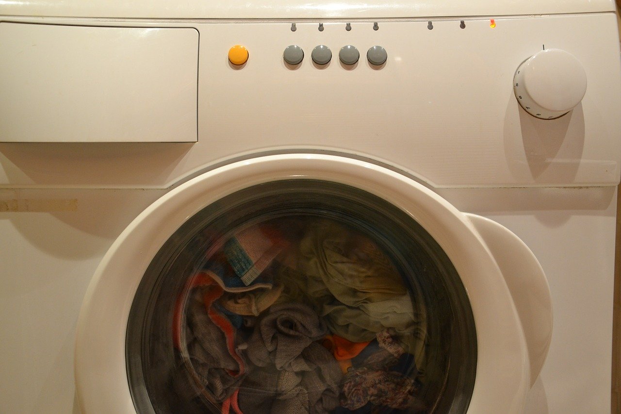 Jak vyčistit zásobník pračky pomocí třech ingrediencí?