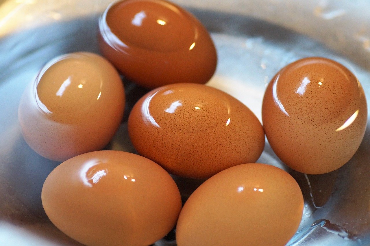 Jak uvařit vejce, aby šlo bez problémů oloupat?