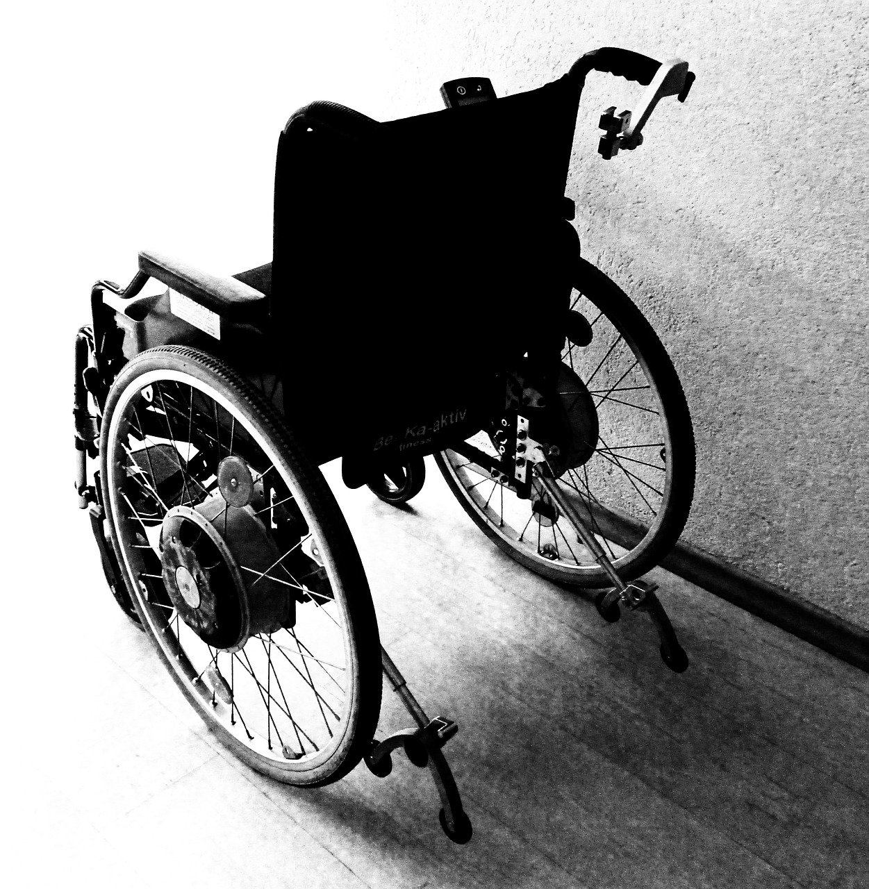 Holčička na vozíku nemohla jít na výlet. Její učitel přišel s řešením