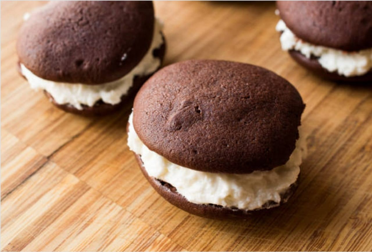 Věhlasné americké sušenky si zamilujete, navíc takzvané „Whoopie Pie“ si snadno připravíte sami doma!