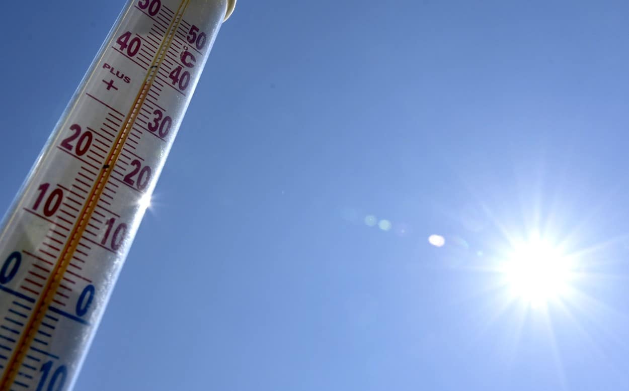Po rekordně teplé neděli čeká Česko další slunečný den a až 23 stupňů