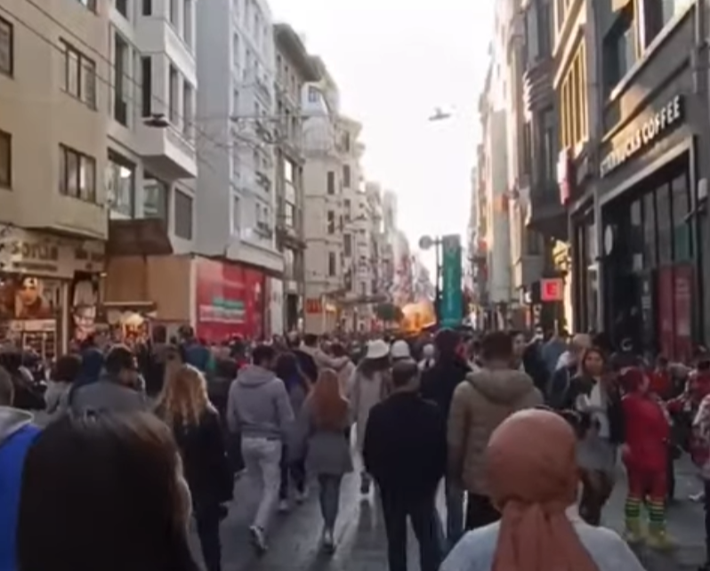 Video: Exploze v centru Istanbulu si vyžádala nejméně čtyři mrtvé a 38 zraněných