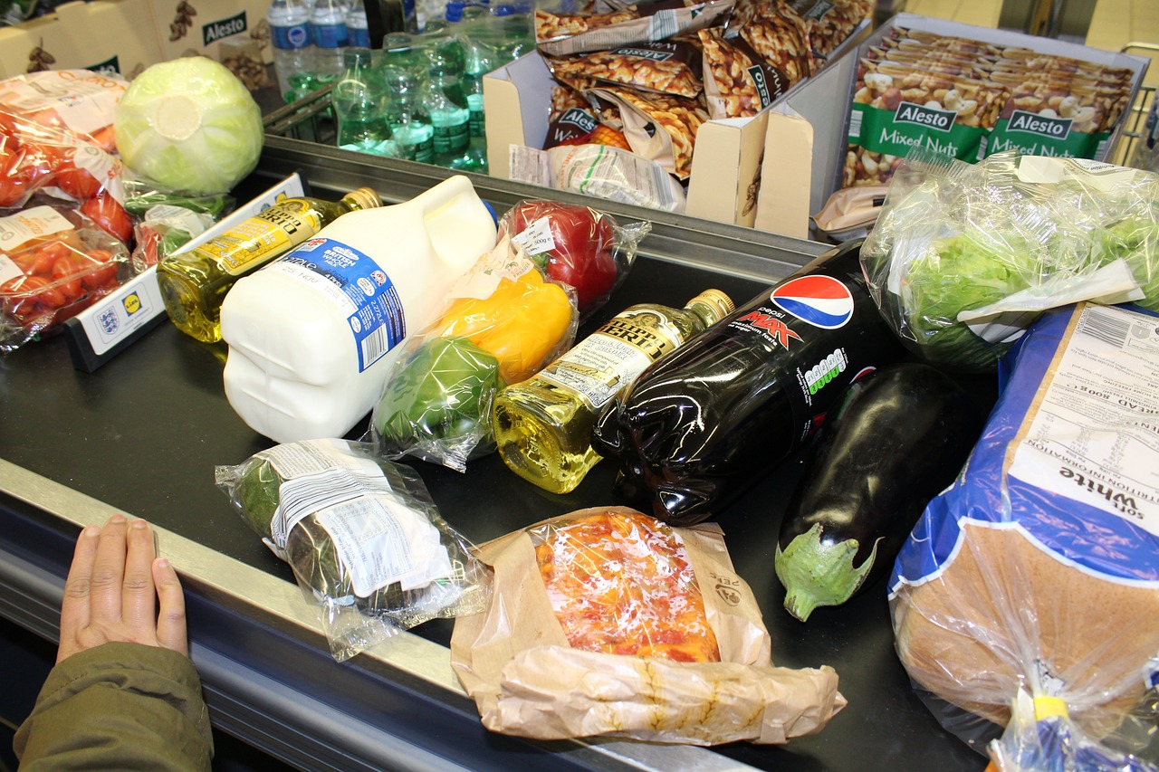 Víte, k čemu slouží výklenek u poklady v supermarketu?