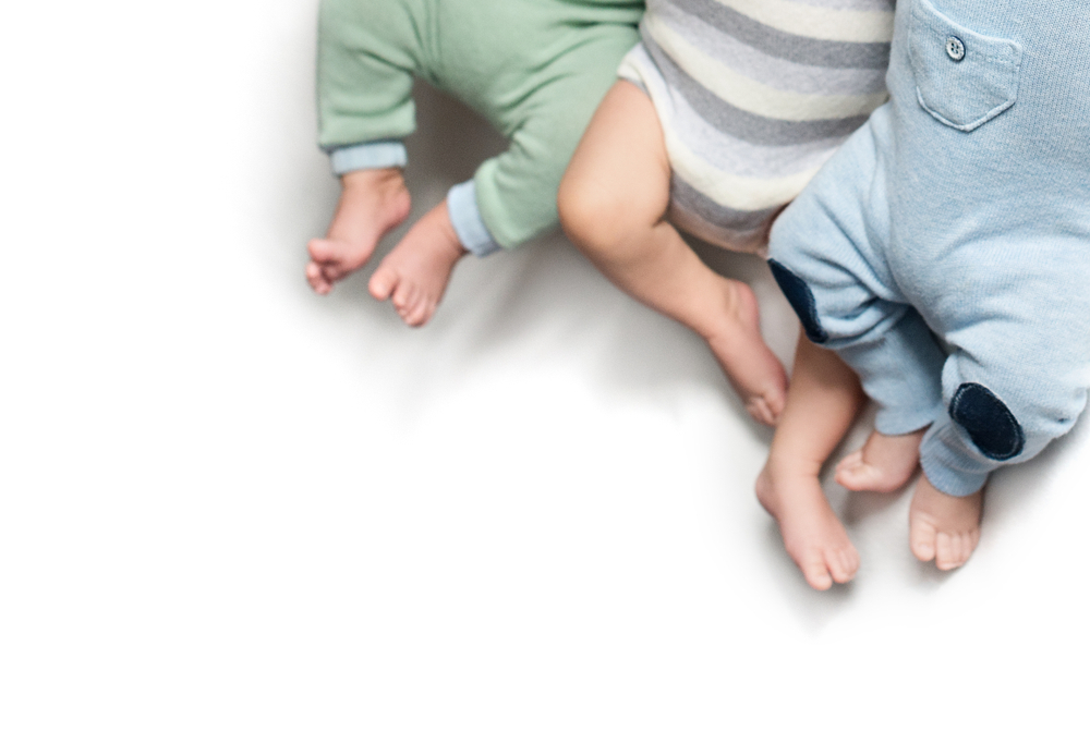 Britka porodila abnormálně vzácná trojčata. V čem jsou výjimeční?