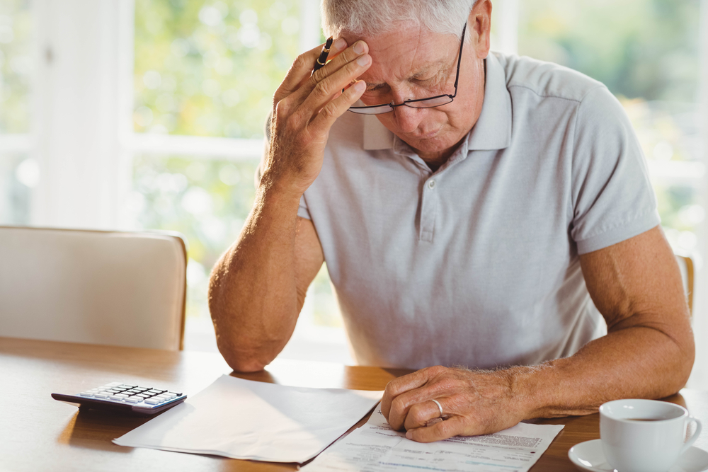 Důchodci přijdou o zajímavý příspěvek na penzijním připojištění nebo spoření
