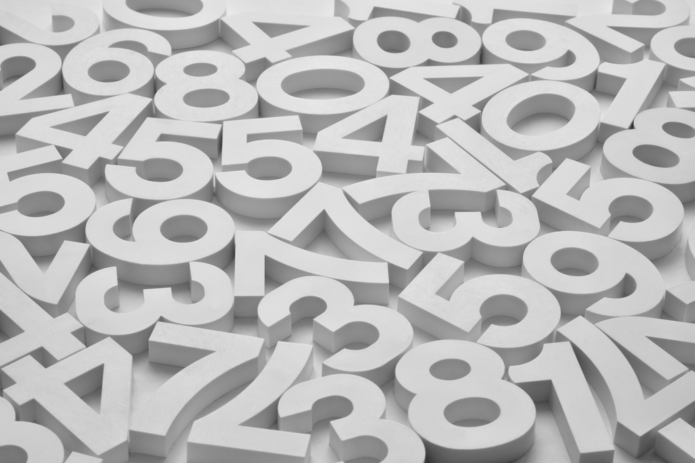 Najděte mezi čísly jediné písmeno. Jak rychle to dokážete?