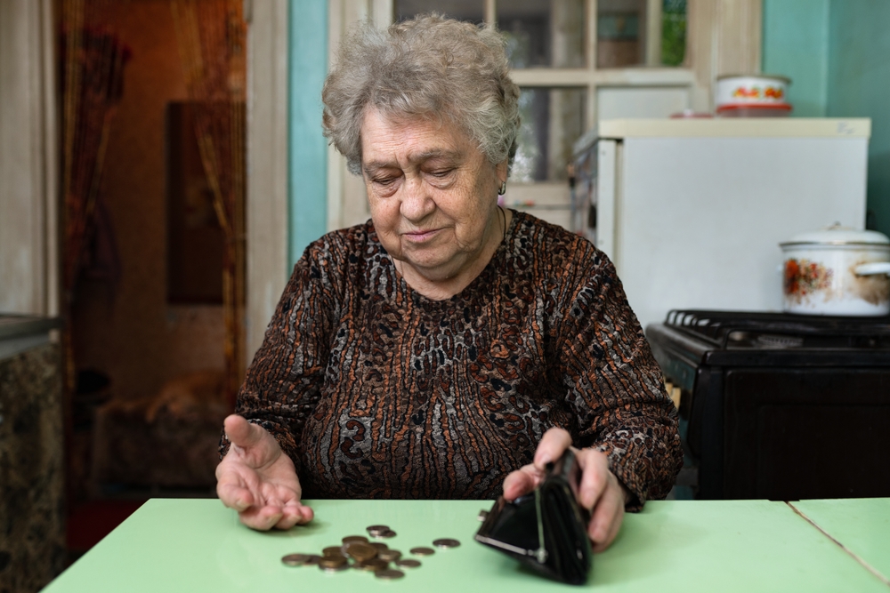 Alarmující zvrat ve výplatě důchodů: Ženám hrozí drastickým snížením příjmů
