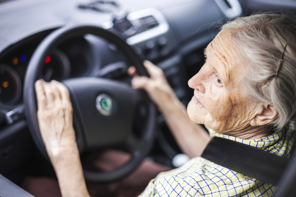 Konec seniorů za volantem! Nová pravidla omezují věk řidičů!