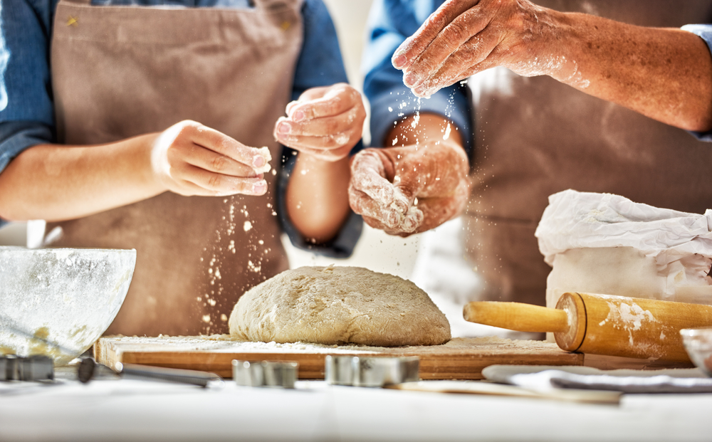 Domácí chléb si můžete snadno připravit bez droždí. Jak?