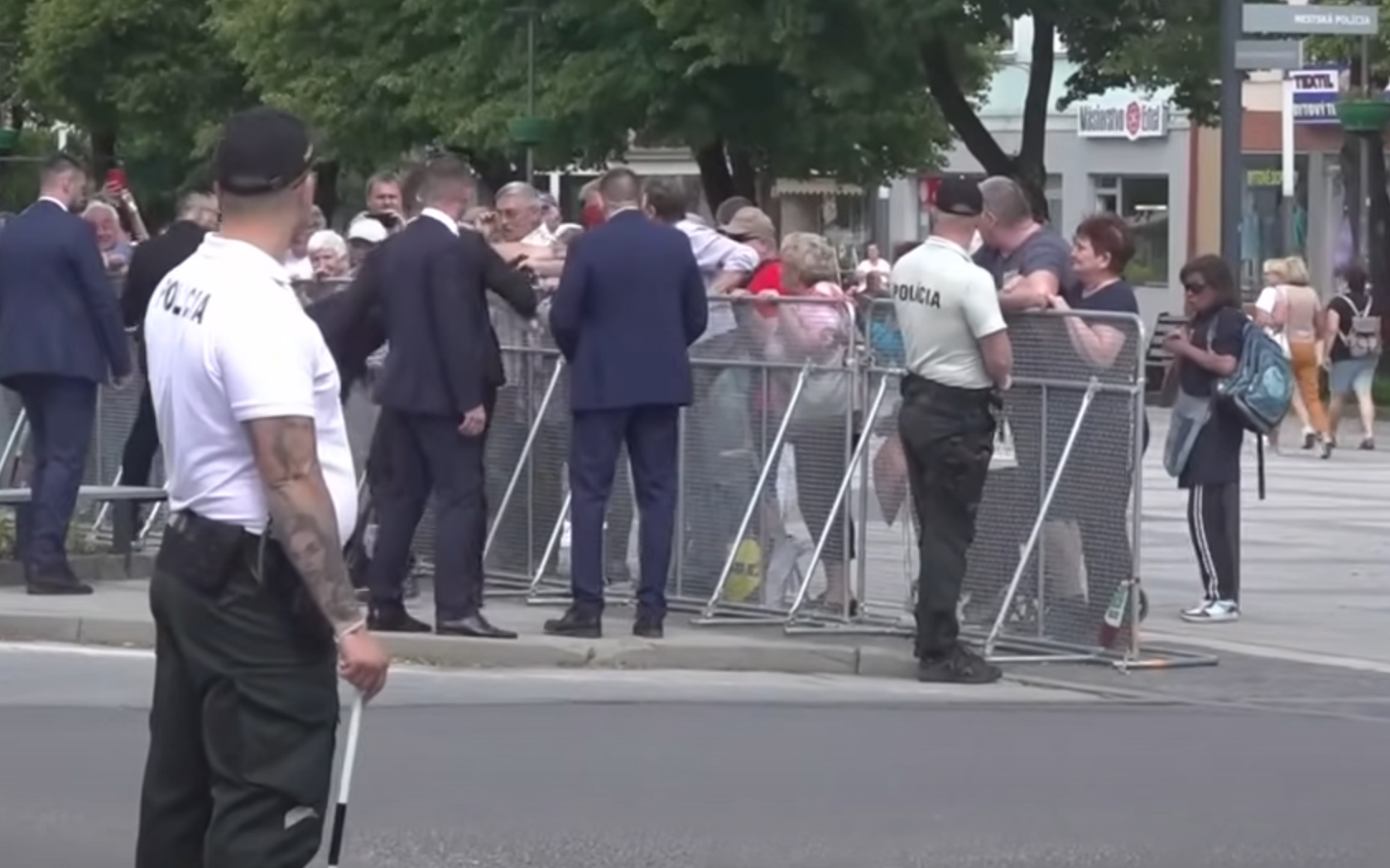 Na veřejnost uniklo šokující video ze střelby na slovenského premiéra Roberta Fica. Nevhodné pro slabé povahy…