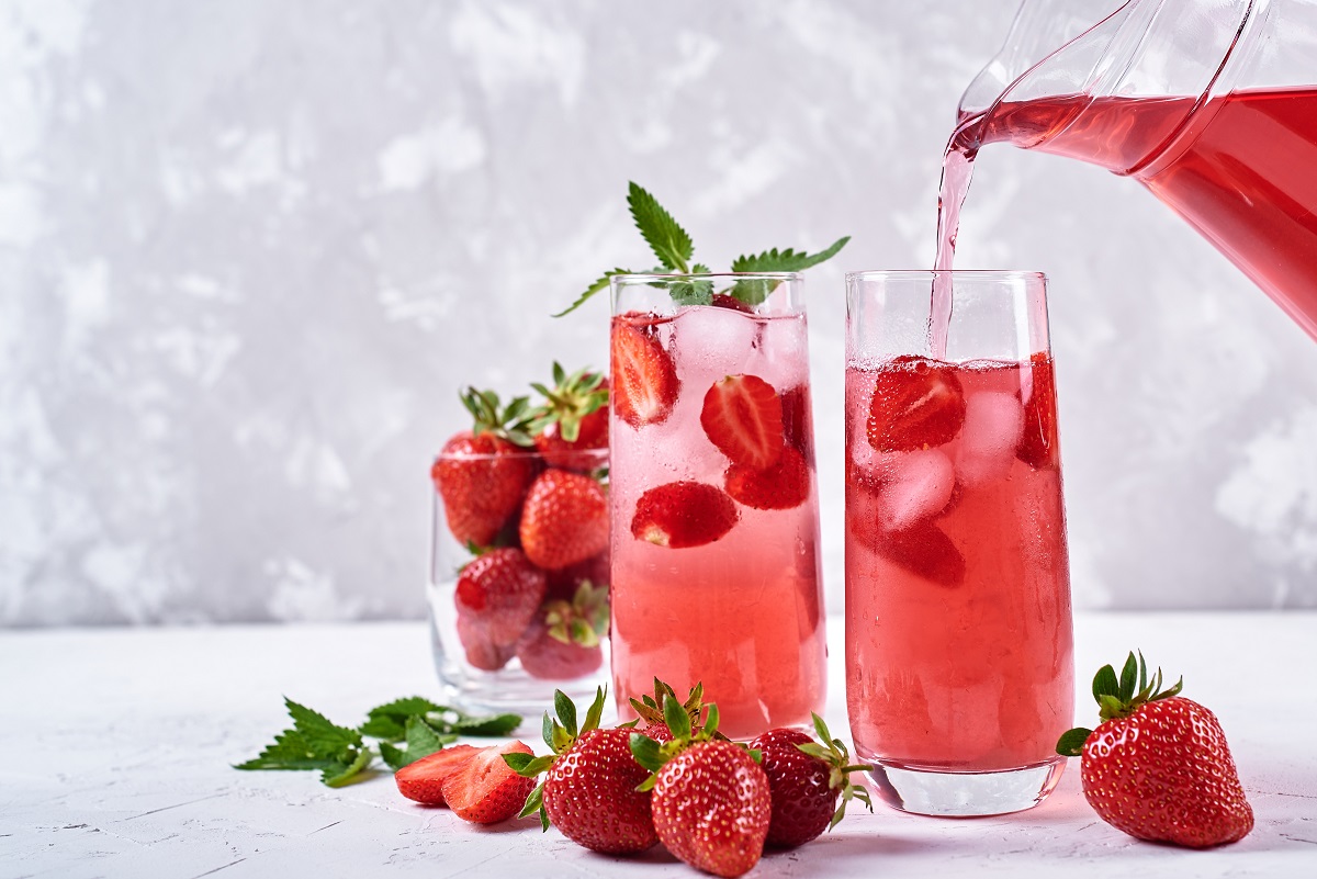 Mátový sirup s jahodami je nejlepší nápoj na léto!