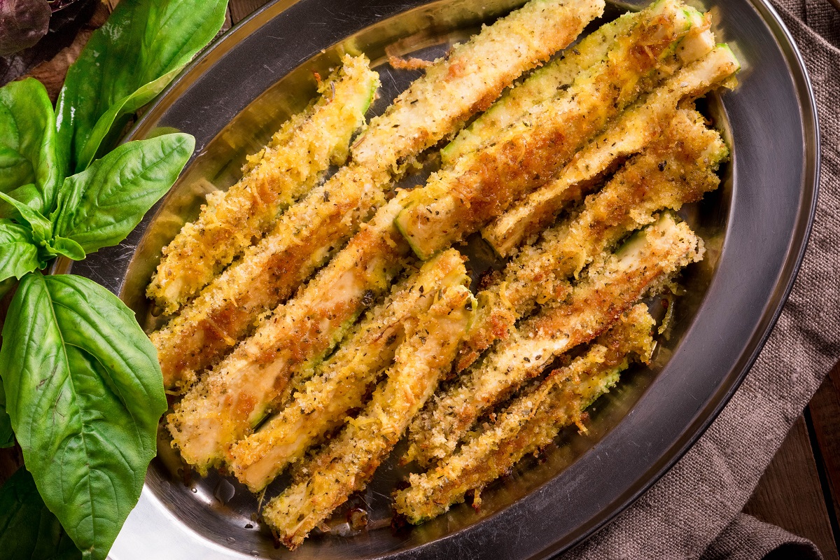 Recept na křupavé cuketové tyčinky z trouby