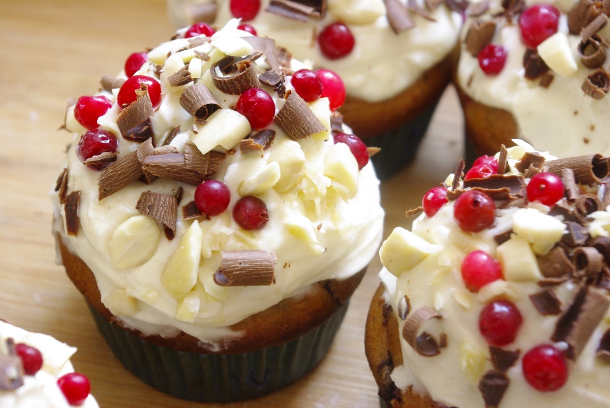 Vynikající koláčky se zakysanou smetanou a brusinkami