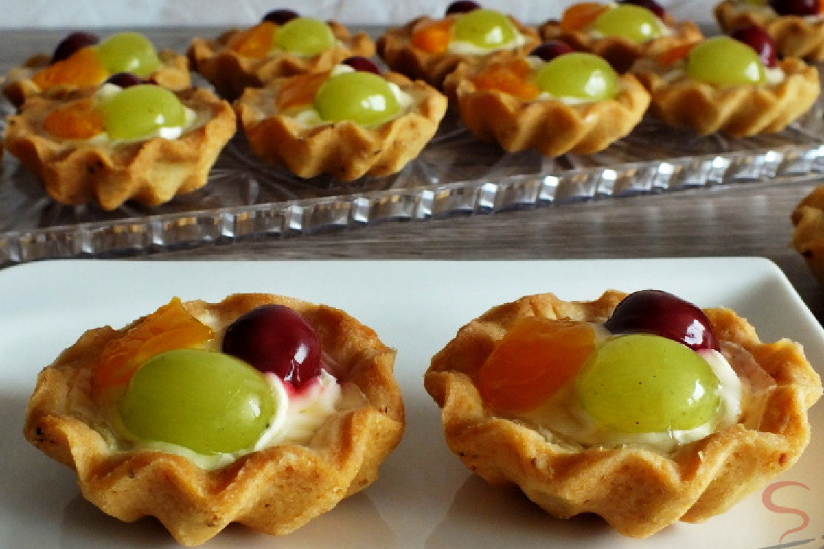 Křehké máslové mini tarteletky s vanilkovým krémem