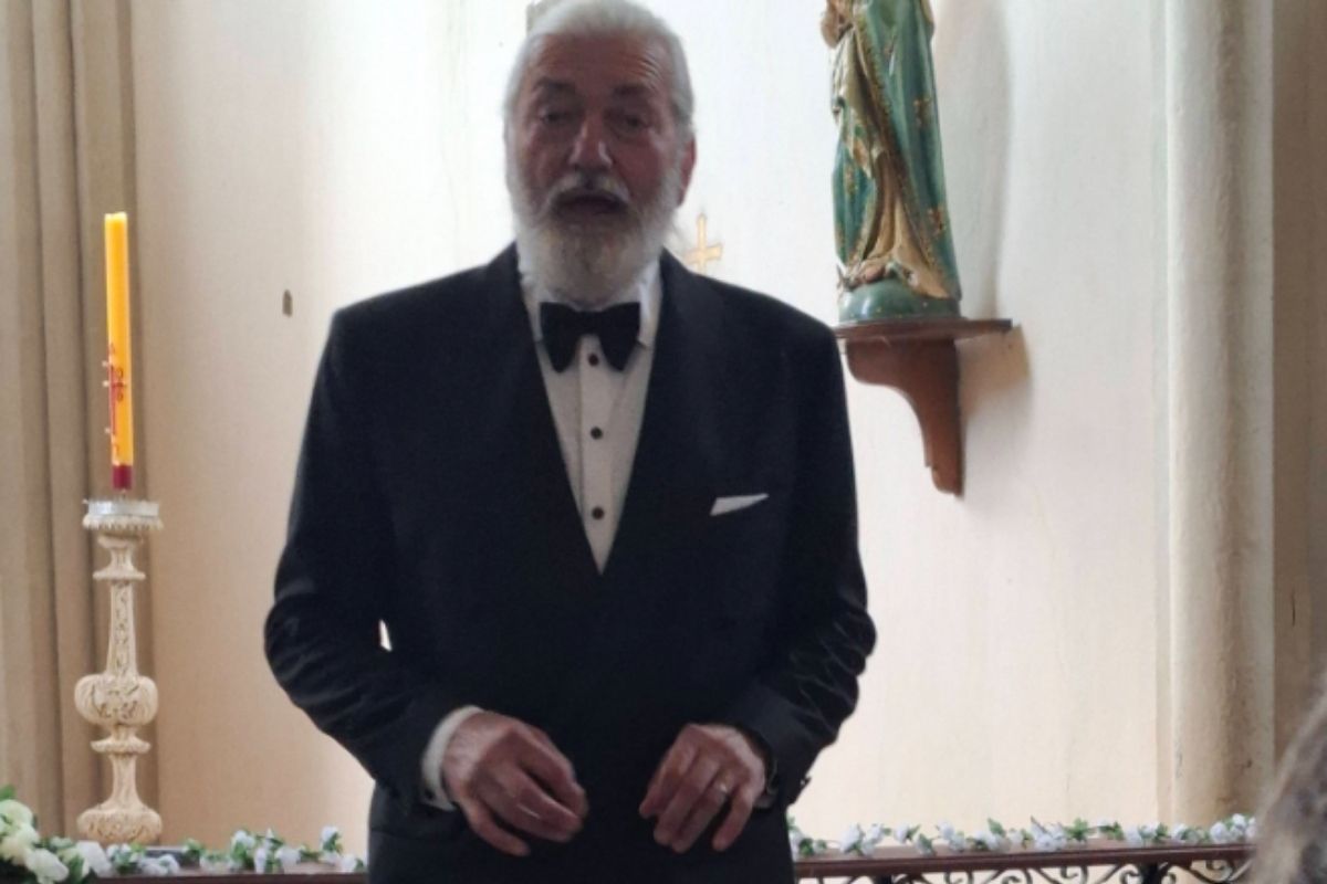 Umělec šokoval fanoušky tajnou svatbou přímo na koncertě: Nikdo netušil co se v kostele chystá!